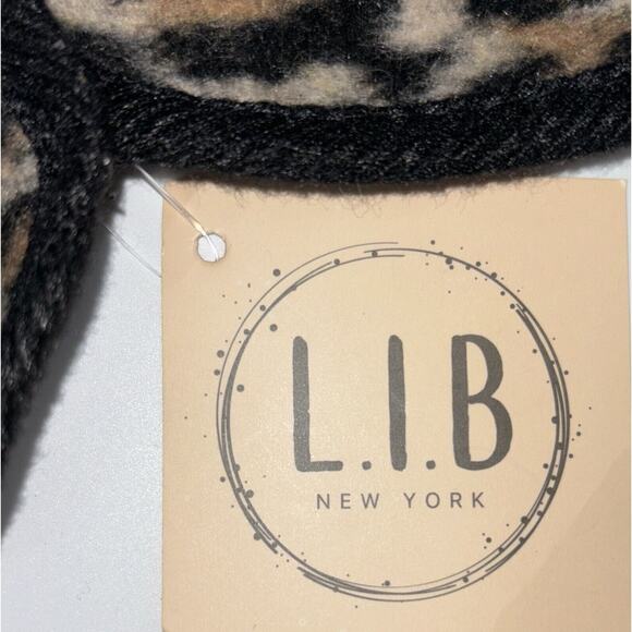 NEW L.I.B. New York Womens Animal Print Poncho Cape Leopard One Size Classic NWT - Picture 8 of 8